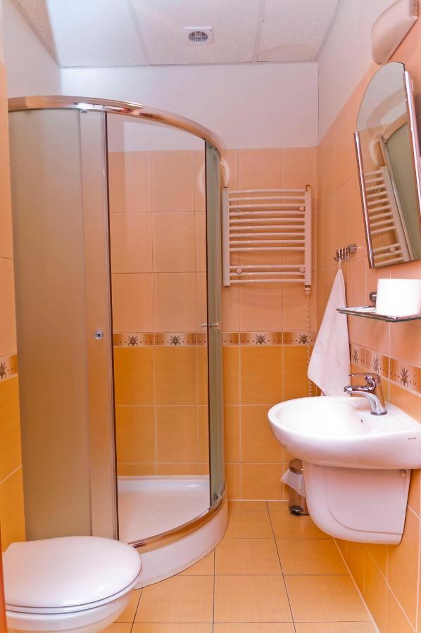 Palacyk Lakomin Hotell Lubiszyn Exteriör bild