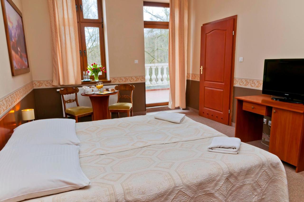 Palacyk Lakomin Hotell Lubiszyn Exteriör bild