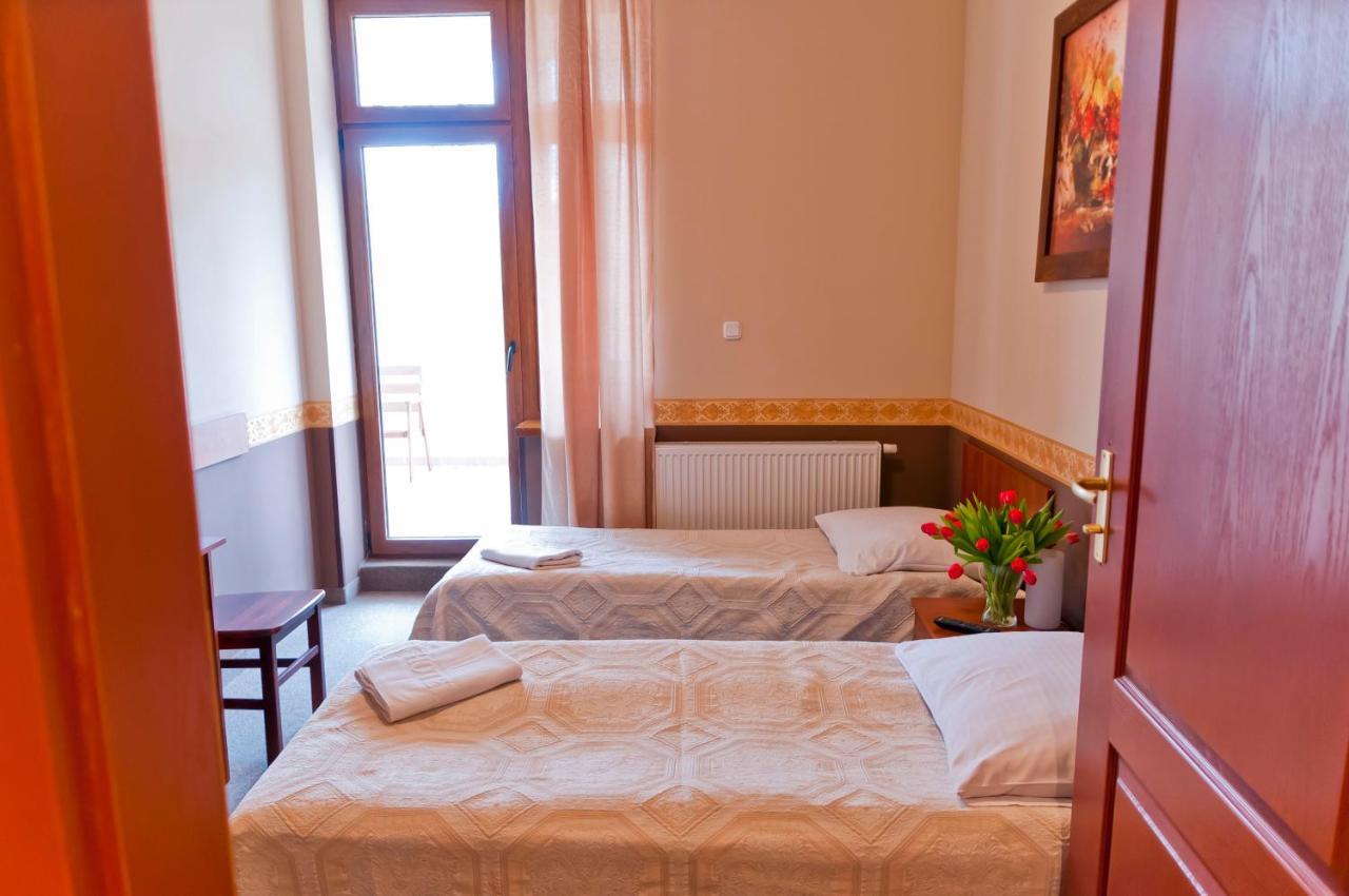 Palacyk Lakomin Hotell Lubiszyn Exteriör bild
