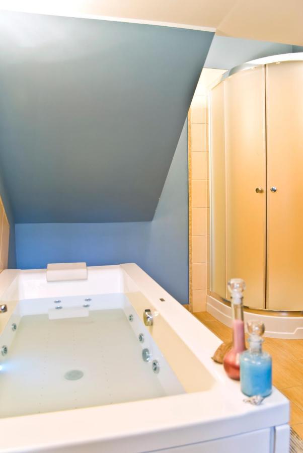 Palacyk Lakomin Hotell Lubiszyn Exteriör bild